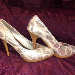 HMD Pumps White & Silver Snakeskin Pattern 40